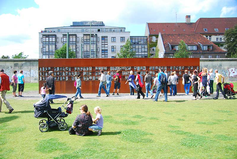 Die Mauergedenkstätte an der Bernauer Straße in Berlin | Foto: Udo Dittfurth, Planergemeinschaft Die Mauergedenkstätte an der Bernauer Straße in Berlin